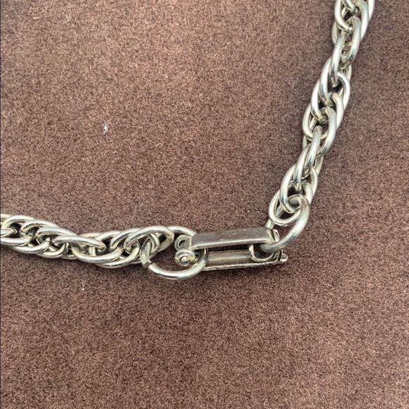 Vintage Ink Blue Crystal Pendant w/ Silver plate Necklace, Unmarked - Picture 4 of 5